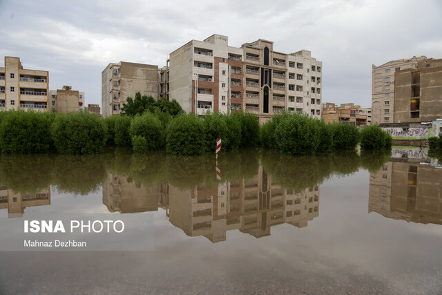 آبگرفتگی اهواز در اثر بارندگی تلاش شهرداری اهواز برای به حداقل رساندن آبگرفتگیها
