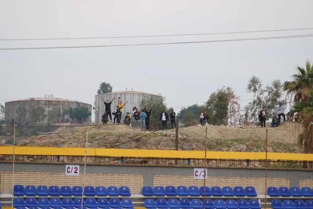 حضور هواداران در بازی نفت مسجدسلیمان - پرسپولیس