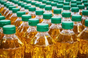 کشف بیش از ۳۰۰۰ بطری روغن احتکارشده در خرمشهر
