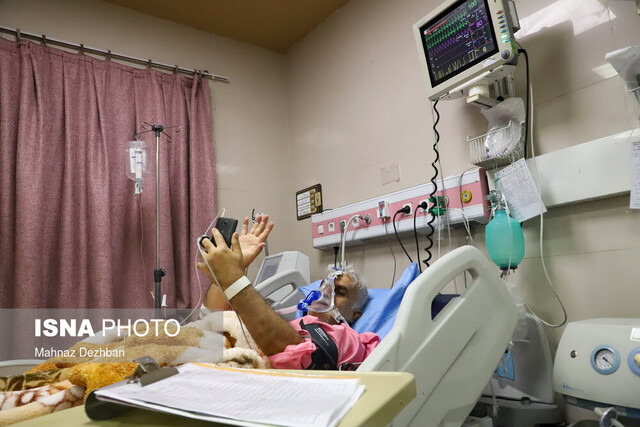 ترخیص آخرین بیمار ICU کرونا یکی از بیمارستان‌های آبادان در روز پرستار