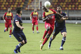 دیدار تیم های فولاد خوزستان و نساجی مازندران