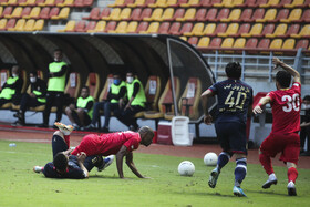 دیدار تیم های فولاد خوزستان و نساجی مازندران