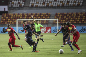 دیدار تیم های فولاد خوزستان و نساجی مازندران