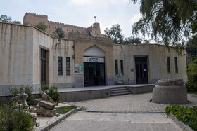 موزه شوش در سال 1345 در جوار قلعه و محوطه باستانی شوش گشایش یافت. این موزه یكی از مهم‌ترین موزه‌های اشیای ایران باستان است و آثار با ارزشی از دوره های مختلف تاریخی دارد.