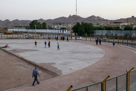در دنیای امروز که آسیبهای اجتماعی مثل اعتیاد خطرات جبران ناپذیری به یک جامعه و جوانان آن وارد میکند، ورزش میتواند سالمترین تفریح و نشاط و به نوعی تضمینکننده سلامت یک جامعه باشد. البته به شرطی که امکانات اولیه برای ورزش نیز در اختیار همگان قرار گیرد.
