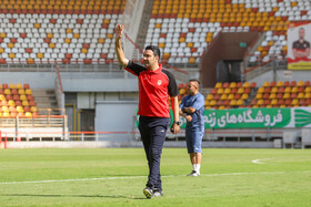 نکونام: بازیکنانم انگیزه بالایی برای سربلندی نام فولاد دارند