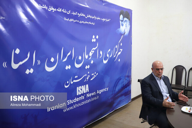 بهاروند برای قرارداد با اسکوچیچ اشتباه تاج را نکرد / عزیزیخادم در مدیریتش اشتباه میکند