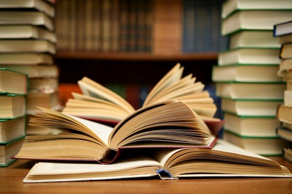 اهدای کتاب به کتابخانه‌های سوسنگرد از سوی جهاد دانشگاهی