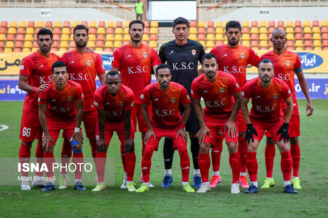 فولاد شدیدا افت کرده است / از استقلال و پرسپولیس یار کمکی بگیرند