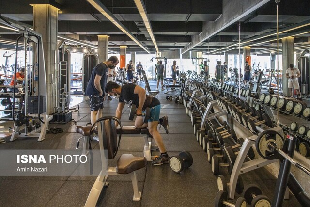 عکس تزئینی است ضرب شست نظارتی برای حفظ سلامتی