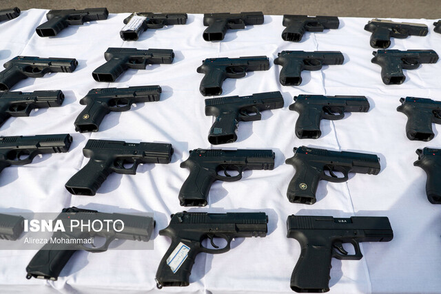 عکس آرشیوی است باند قاچاق سلاح و مهمات در جنوب کرمان توسط سربازان گمنام امام زمان منهدم شد