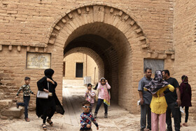 مسافران نوروزی در قلعه شوش «اکروپل»