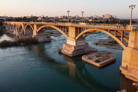 مسافران نوروزی در کنار رودخانه دز-دزفول