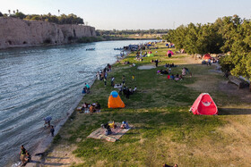 مسافران نوروزی در کنار رودخانه دز-دزفول