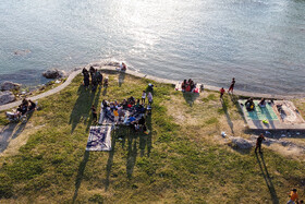مسافران نوروزی در کنار رودخانه دز-دزفول