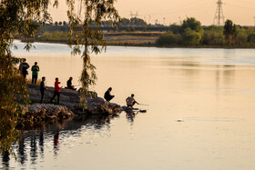 مسافران نوروزی در کنار رودخانه دز-دزفول