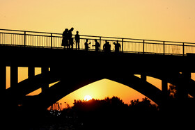 مسافران نوروزی در کنار رودخانه دز-دزفول
