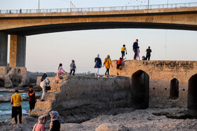 مسافران نوروزی در کنار رودخانه دز-دزفول