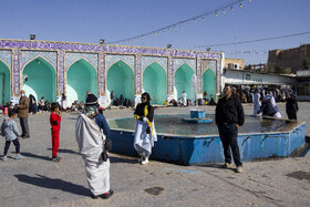 مسافران نوروزی در  حرم حضرت دانیال نبی(ع)
