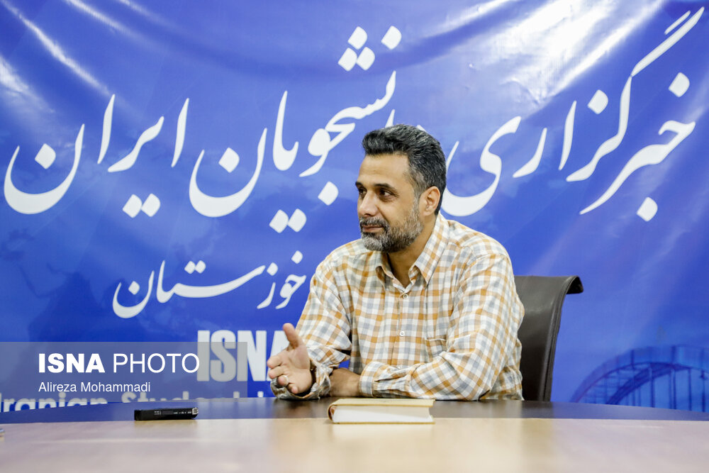 کمایی: تیم بسته شده را تحویل خلیفه‌اصل دادند! / استقلال خوزستان با استقلال اهواز قیاس نشود