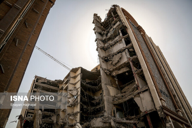 اعلام تاکنون ۳۸ مفقودی متروپل از سوی خانوادهها / آواربرداری غیراصولی باعث ریزش سازه میشود اعلام تاکنون ۳۸ مفقودی متروپل از سوی خانوادهها / آواربرداری غیراصولی باعث ریزش سازه میشود