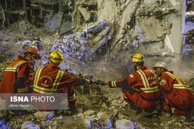 آتشنشانان متروپل از "آوار" میگویند
