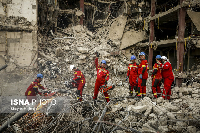 آتشنشانان متروپل از "آوار" میگویند