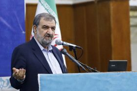 صف معترضان از افرادی که پرچم مقدس کشور و مساجد را آتش می‌زنند، جدا است