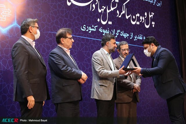مدیر مرکز پزشکی جهاد دانشگاهی خوزستان جهادگر نمونه کشوری شد