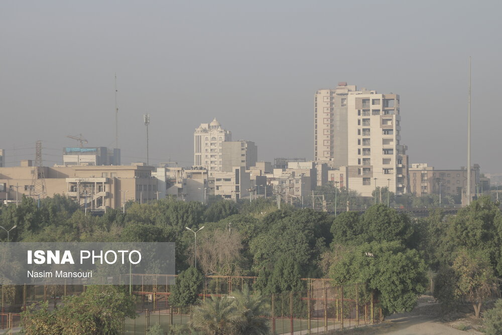 عکس / دود هورالعظیم در آسمان اهواز