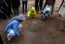 مراسم نمادین خاکسپاری شهدای کربلا - حمیدیه