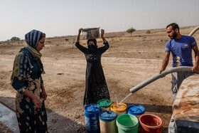 آبرسانی با تانکر به روستاهای درگیر تنش آبی در حمیدیه