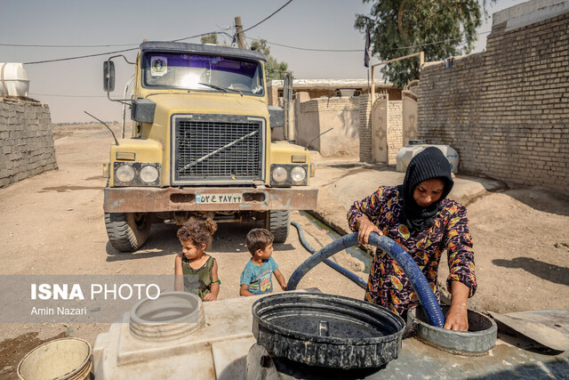 آبرسانی با تانکر در خوزستان وقوع شدیدترین خشکسالی ۶۰ سال اخیر، در خوزستان / افزایش تانکرهای آبرسانی در پی تنش آبی