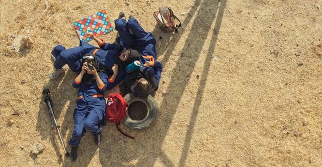 دانش‌آموزان بوشهری خورشید گرفتگی را رصد می‌کنند