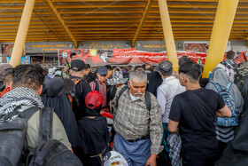 عبور زائران اربعین حسینی از مرز شلمچه