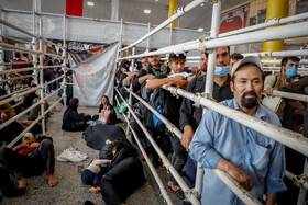 عبور زائران اربعین حسینی از مرز شلمچه