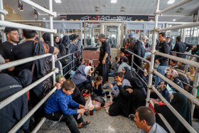 عبور زائران اربعین حسینی از مرز شلمچه