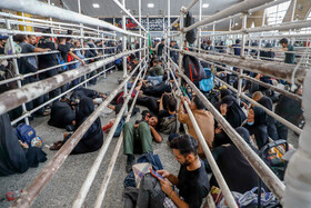 عبور زائران اربعین حسینی از مرز شلمچه