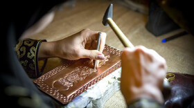 کار بیمه هنرمندان صنایع دستی به سختی پیش می‌رود