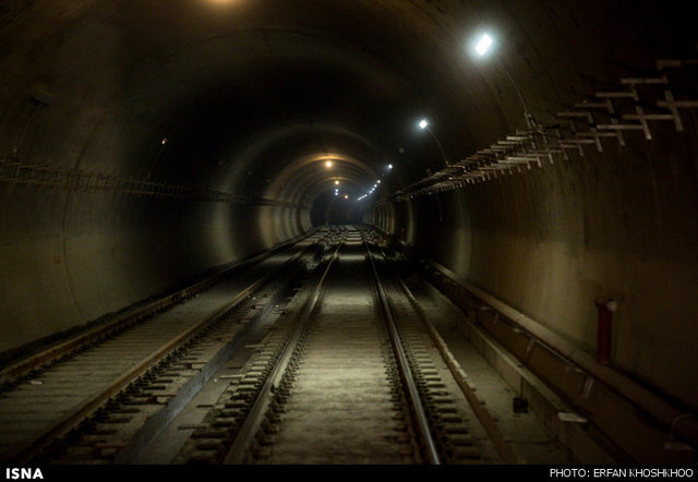 عکس از آرشیو متروی اهواز در ایستگاه پرونده حقوقی؛ کیسون خسارت میدهد؟