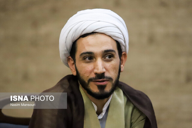 حوزه و دانشگاه چگونه به یکدیگر نزدیکتر میشوند؟