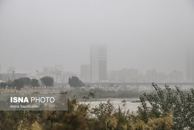 اهواز؛ خفه و آلوده، بدون آموزش از راه دور، بدون دورکاری