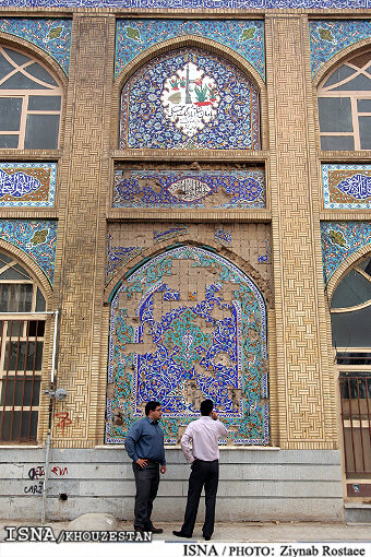 گنبد و گلدستههای مسجد جامع خرمشهر آسیب دیدهاند