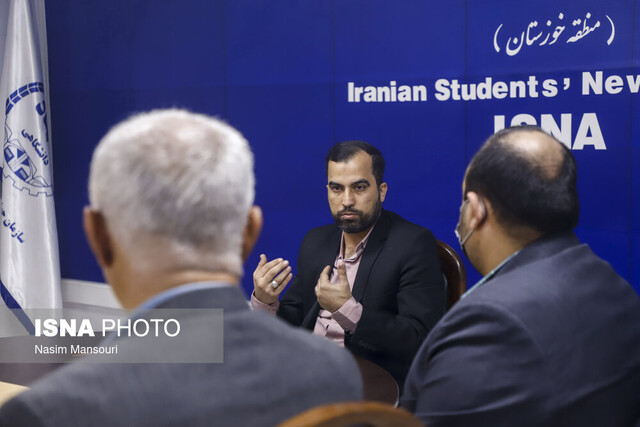 حوزه هنری با بخش خصوصی رقابت نمیکند