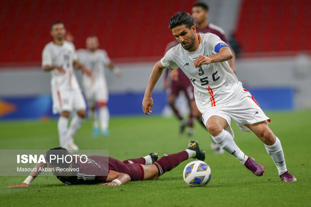 فولاد - الهلال/ برخورد با سد آهنی