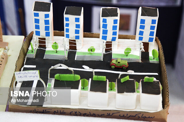 عکس از آرشیو آغاز به کار جشنواره خوارزمی و دستسازههای دانشآموزی در اهواز