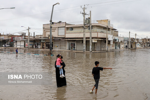 آبگرفتگی در اهواز توضیحی درباره فعالیت غیرحضوری مدارس اهواز و کارون در نوبت صبح و ظهر