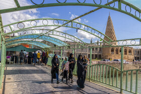 در شوش و اطراف آن، محوطه های باستانی بسیاری از هزاره های پیش از میلاد تا سده های میانی اسلامی وجود دارد. مهم ترین آنها، تپه آکروپل است که مشرف به شهر و در فاصله نسبتا کمی از مقبره دانیال نبی قرار گرفته است.