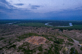 چغازنبیل «یکی از زیباترین آثار باستانی ایران است. این زیگورات، پرستشگاهی است که عیالمی ها برای خود ساخته بودند. یکی از قدیمی ترین تمدنهای روی زمین ایران ما است.