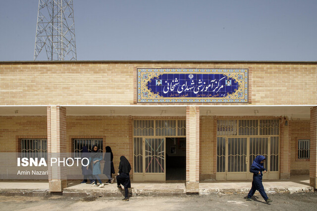 یک روز با معلمان مرزی‌ترین مدرسه ایران